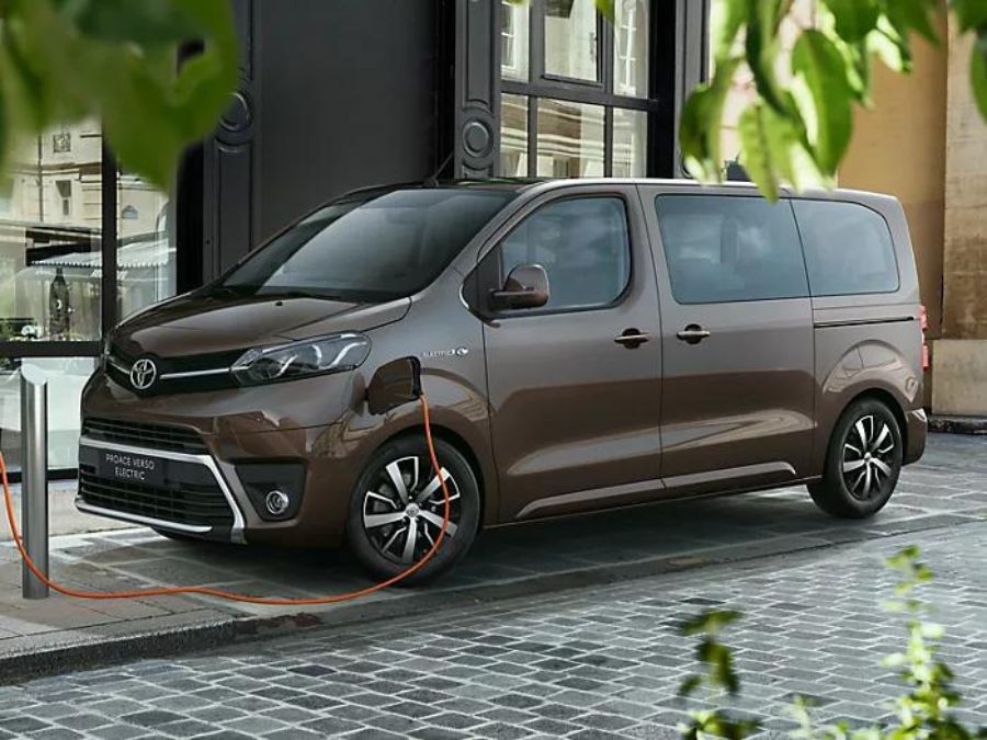 Toyota Proace Verson all-electric 9-seat minibus