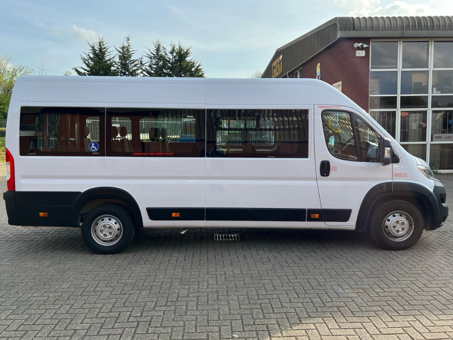 citroen Relay 17-seat side view citroen Relay 17-seat side view