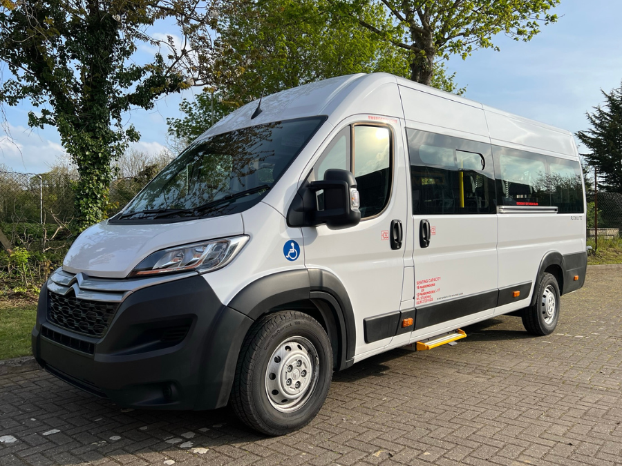 Citreon Relay 17 seat minibus side veiw Citreon Relay 17 seat minibus side veiw
